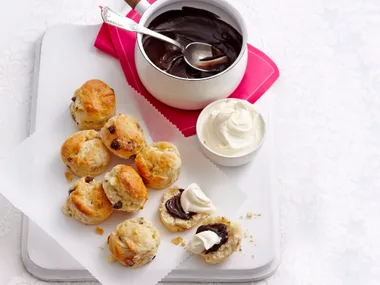 Mini double choc-chip scones