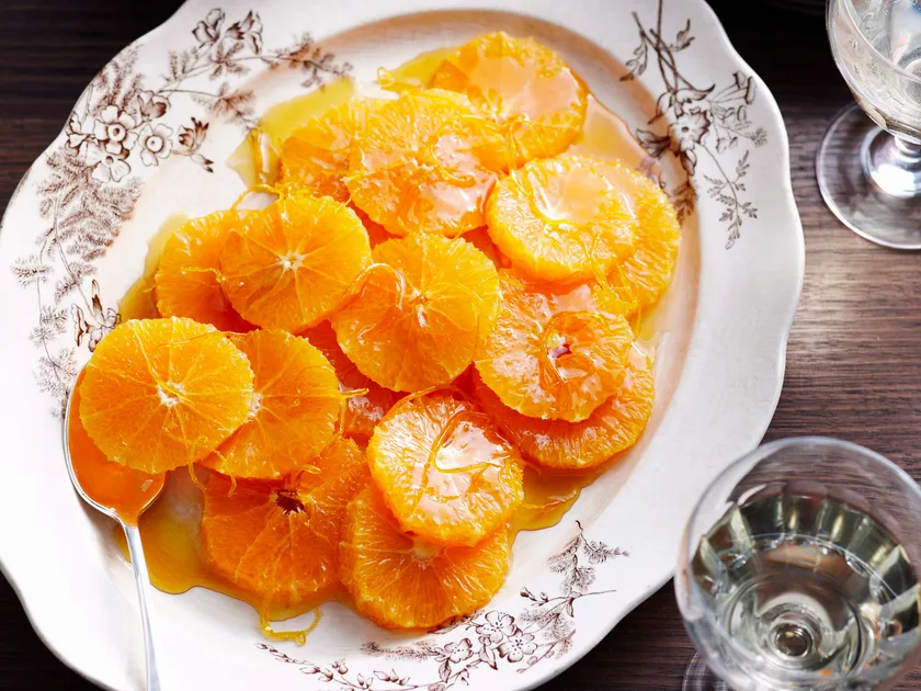 Oranges with caramel sauce