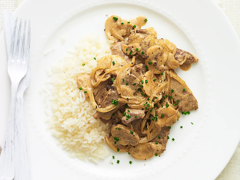 Quick beef stroganoff