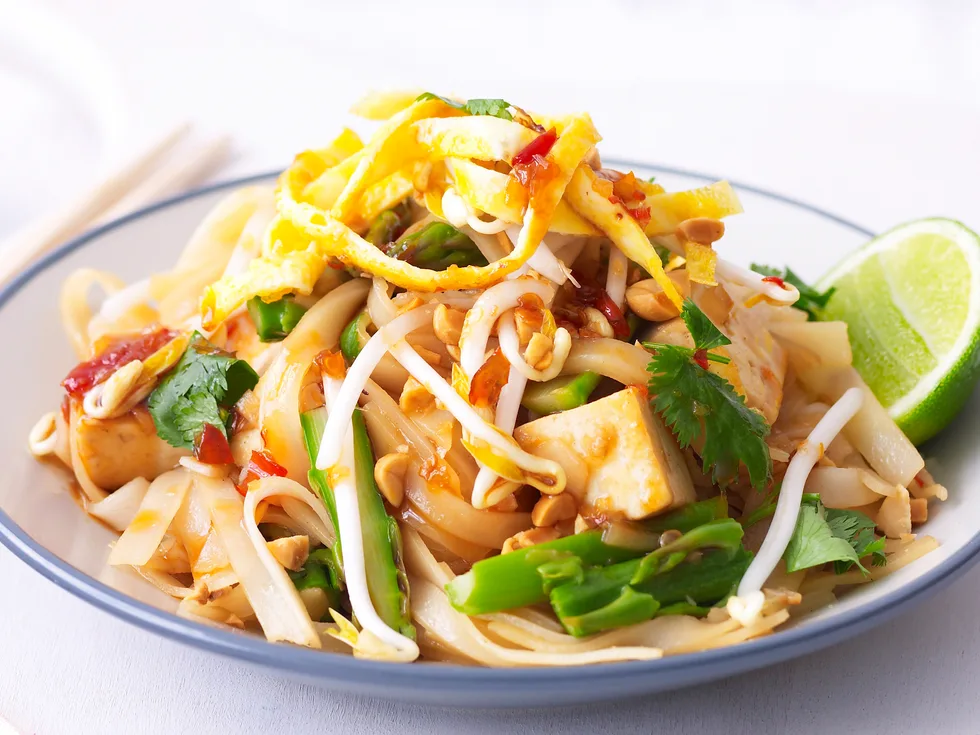 Rice noodles with tofu and sweet chilli dressing