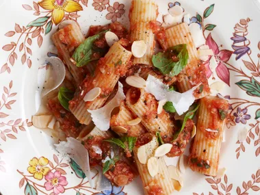 Rigatoni with almond, tomato and basil sauce