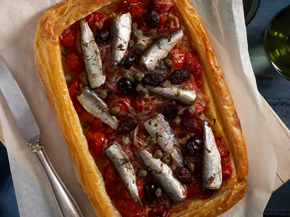Sardine and tomato tart