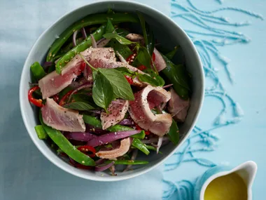 Seared tuna salad with wasabi dressing