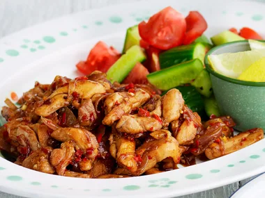 Stir-fried chicken with lemongrass and chilli