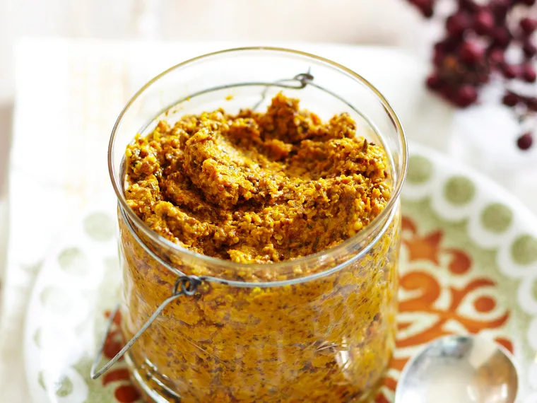 Tomato and basil mustard