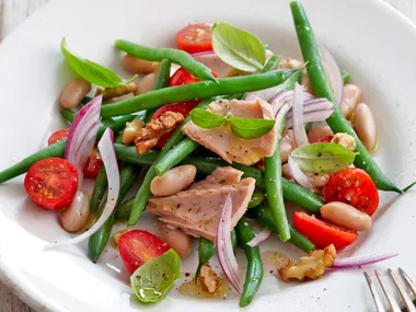 Tuna and bean salad