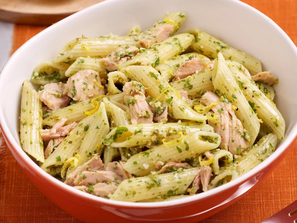 Tuna and macadamia pesto pasta