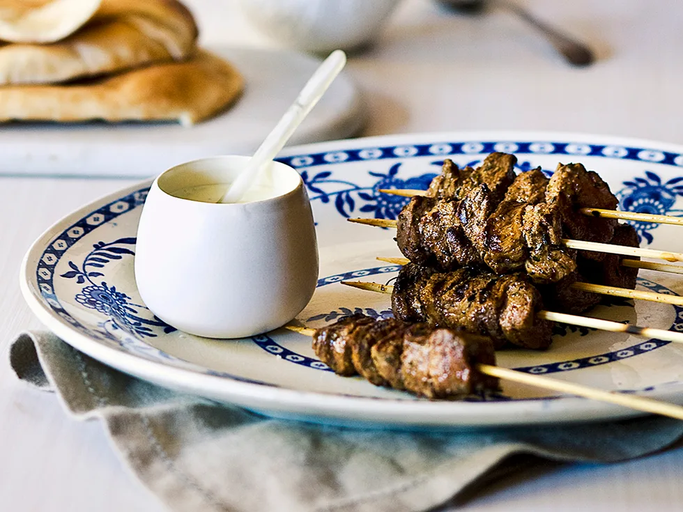lamb kebabs with yoghurt sauce