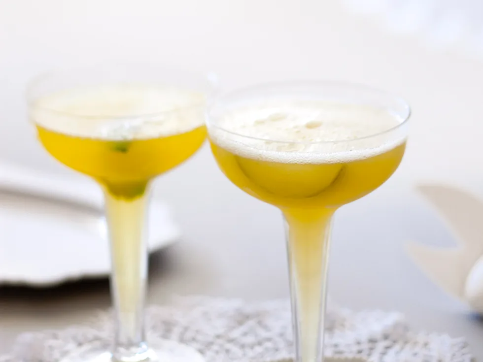 Lime and Passionfruit Champagne Punch