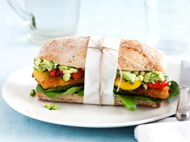 Turkey fillet burger with guacamole and salsa