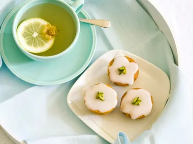 green tea and honey cakes