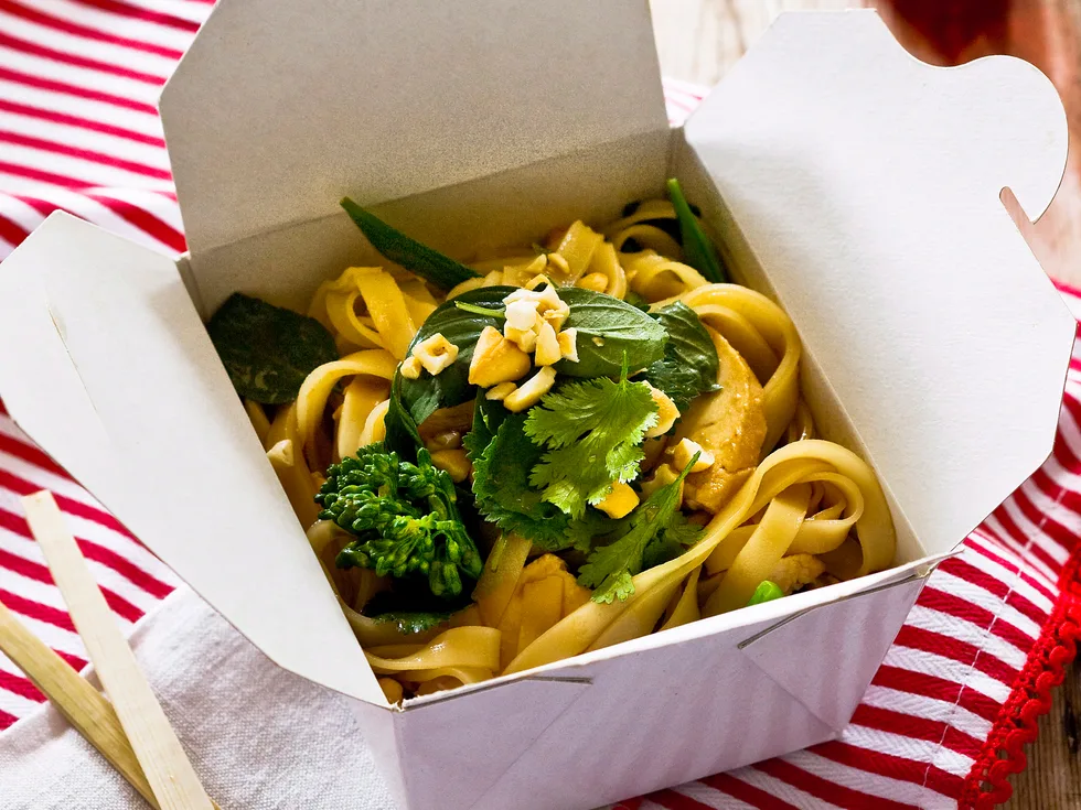 Let's do Lunch - Chicken, cashew and broccolini noodles