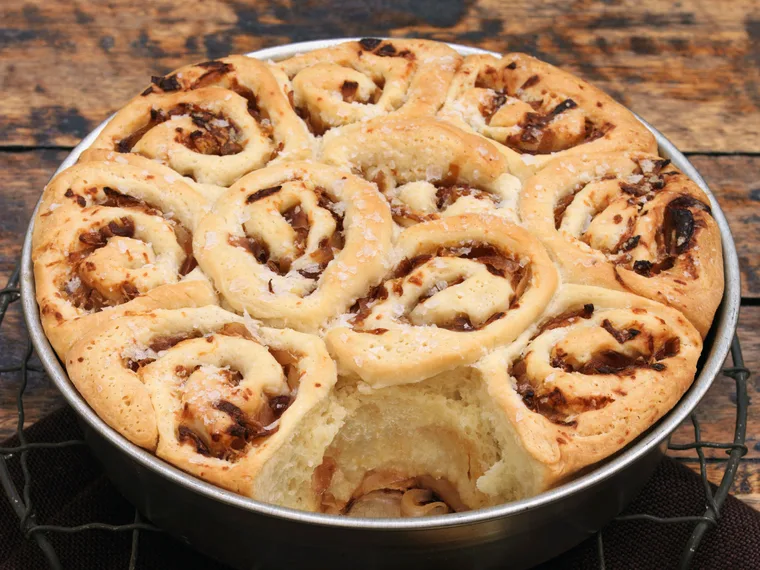 Living - Tree Change - Onion and Parmesan pull-apart Bread