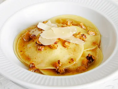 Goat's cheese ravioli with walnut beurre noisette