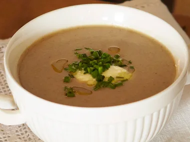 mushroom soup with chives and truffle oil