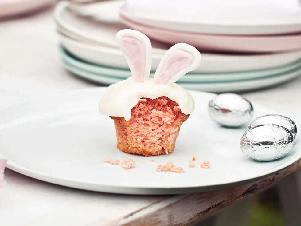 BUNNY EAR CUP CAKES