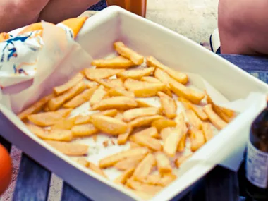 Grandma's hot chips with fennel salt