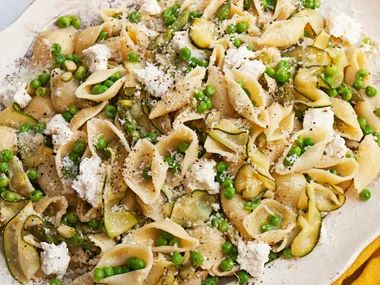LIGHTLY SAUCED PASTA PRIMAVERA WITH RICOTTA