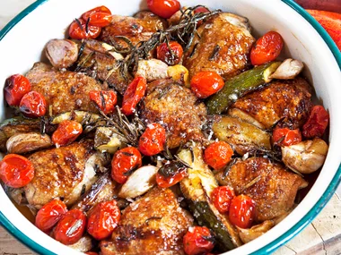 Pan-roasted chicken with maple syrup and tomatoes