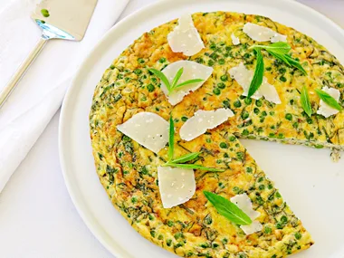 Pea, mint and parmesan frittata