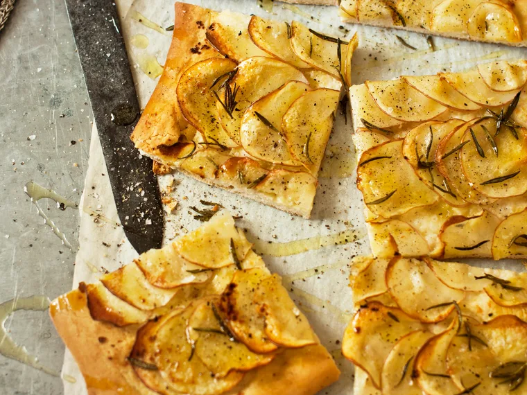 Potato and rosemary pizza