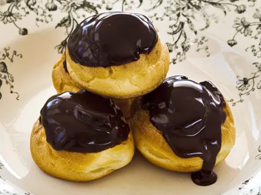 Profiteroles with chocolate sauce