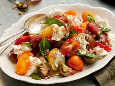tomato caprese salad