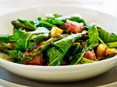 warm salad of beef, asparagus, potato and rocket