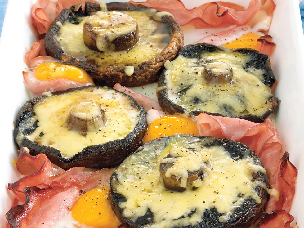 Baked Mushrooms with Eggs