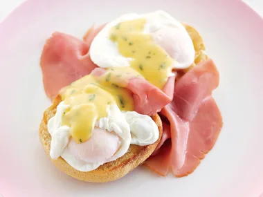 Poached Eggs with Parsley Hollandaise