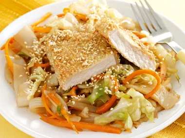 Pork with Cabbage and Carrot Noodles