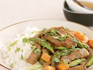 Mains beef - Curry up - Beef red Curry with Sesame Rice