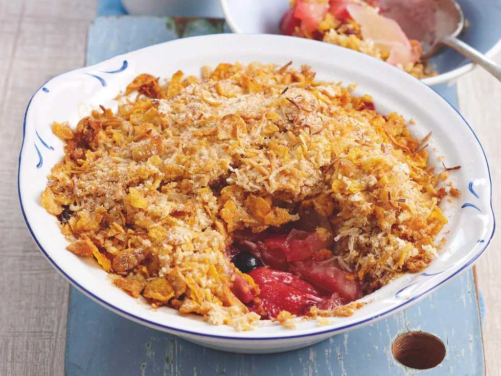 Apple and Berry Crumble