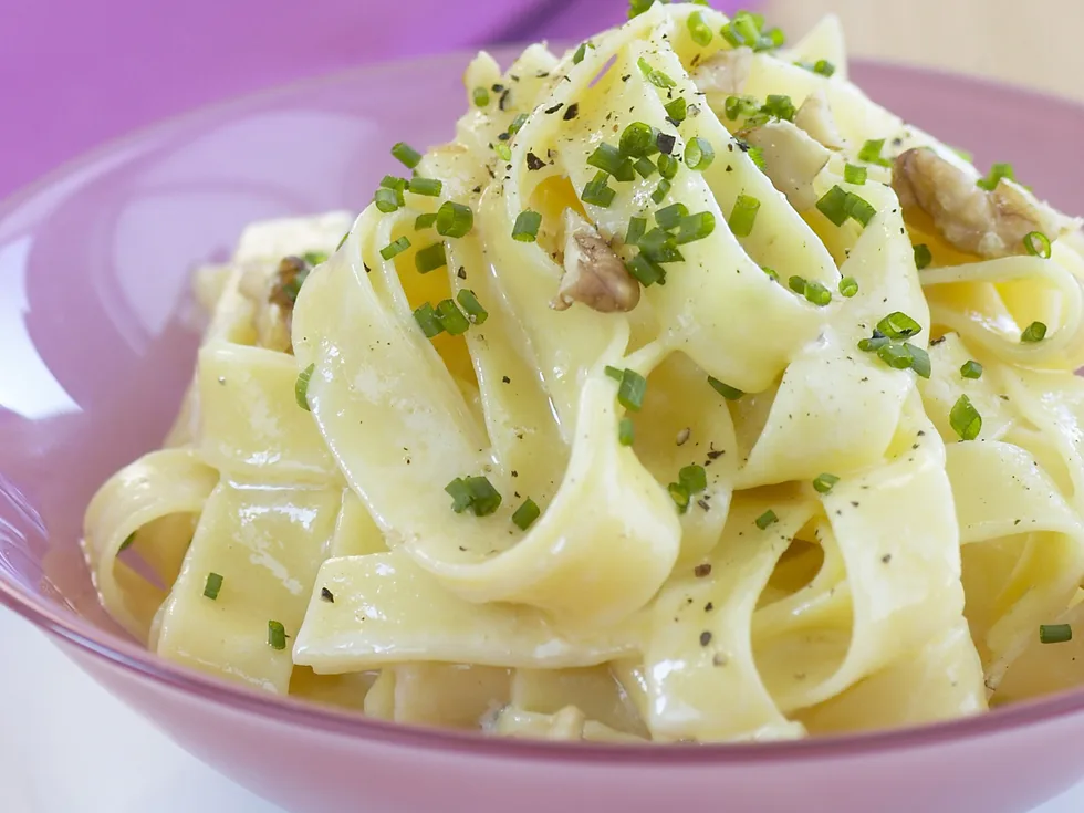 Fettucine with blue cheese