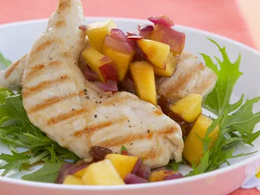 grilled chicken tenderloins with spicy peach relish