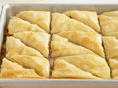 macadamia and cinnamon baklava
