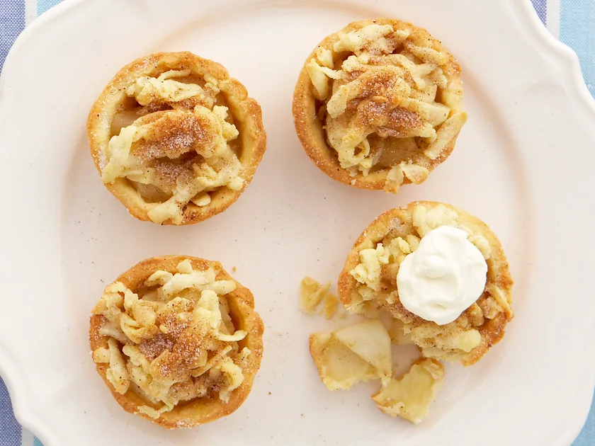Sweet and juicy mini apple pies recipe