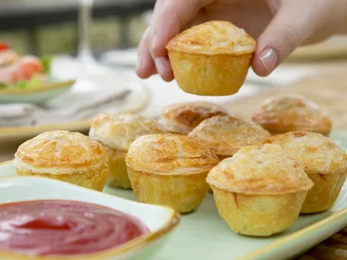 mini beef and beer pies