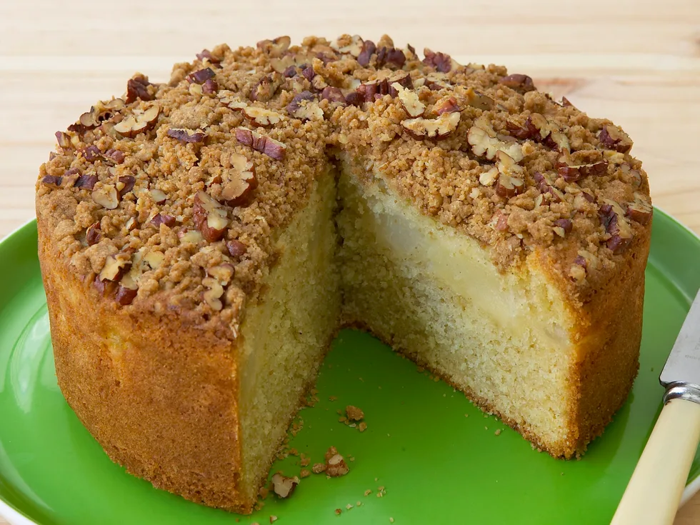 pear and pecan streusel cake