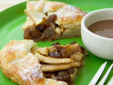 pear pie with chocolate custard
