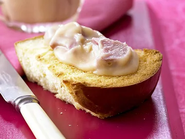 rhubarb and lemon curd