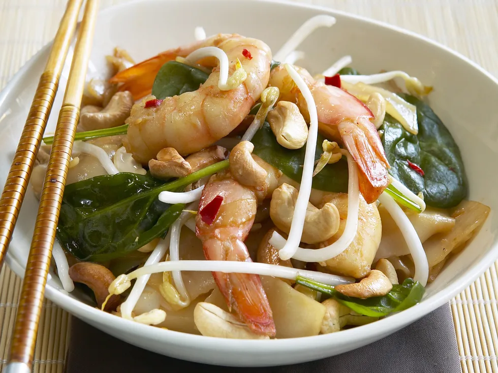 rice noodles with prawns and oyster sauce