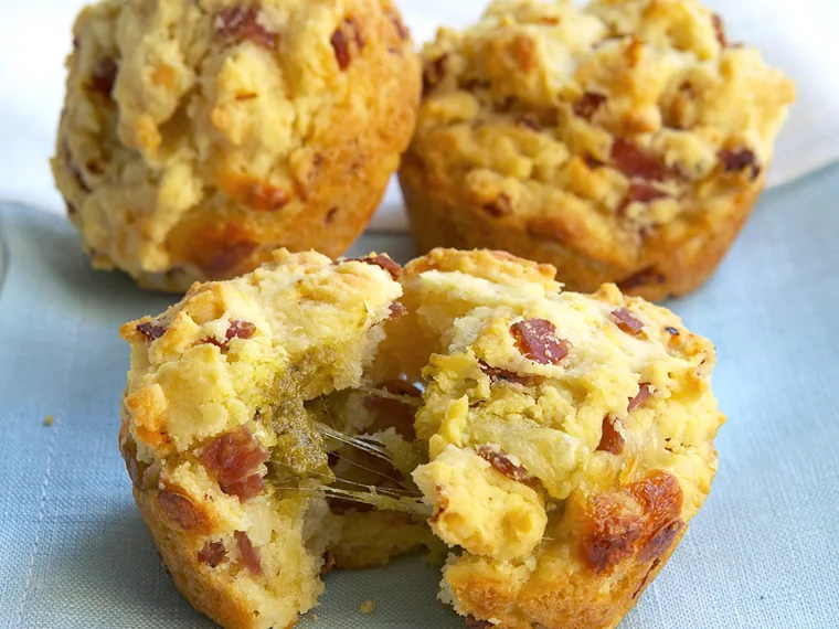 salami pesto muffins