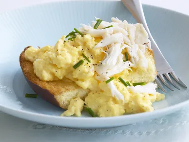 scrambled eggs on brioche with crabmeat