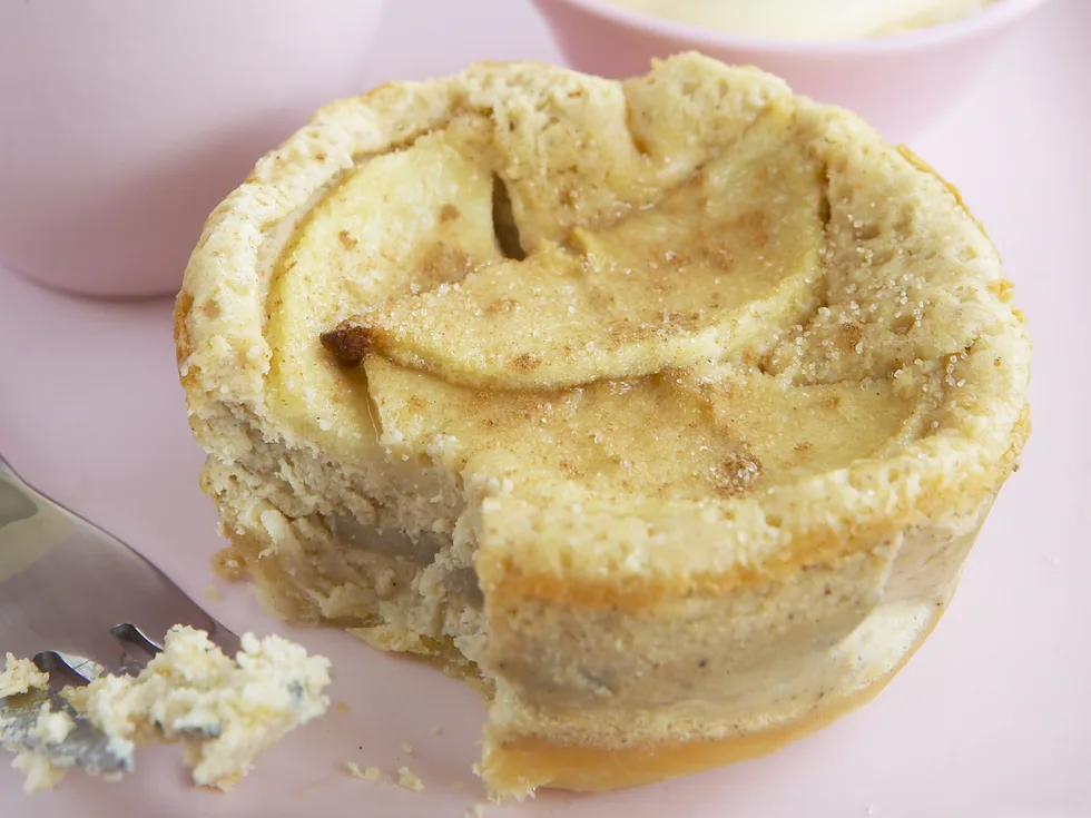 spiced apple cheesecakes