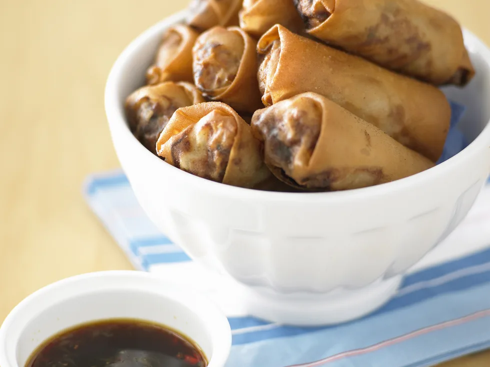 spring rolls with chilli and lime sauce