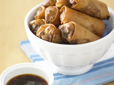 spring rolls with chilli and lime sauce