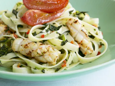 squid and spinach pasta