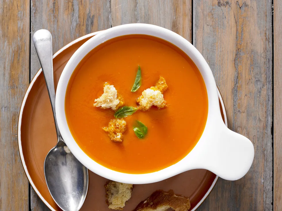 tomato, capsicum and basil soup