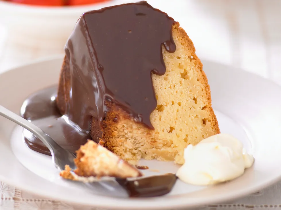 white chocolate mudcake with chocolate sauce